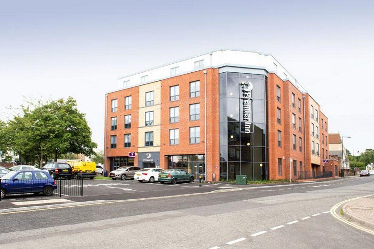 Premier Inn Basingstoke Town Centre Exterior foto